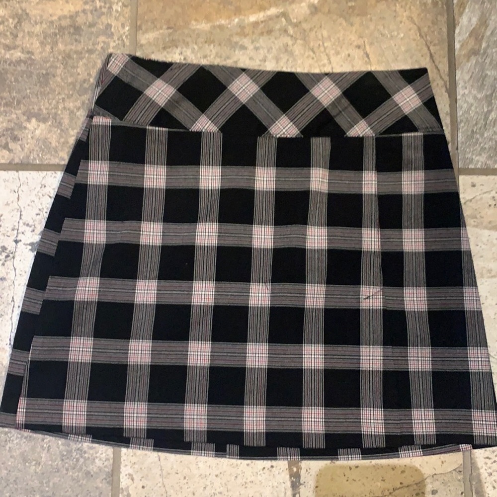 Plaid mini skirt with front slit